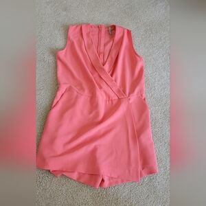 NWOT stradivarius romper skort womens size 6 1 leg seam needs to be sewed/fold